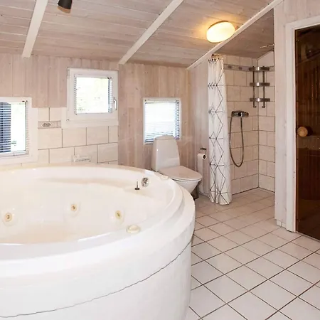 4 Star Holiday Home In Hemmet بيت للعطل